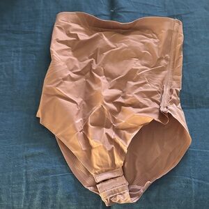 Honeylove Shapewear Briefs in Tan
